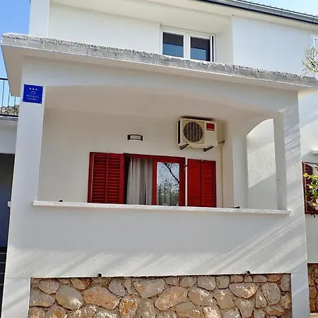 Apartamento With Parking Space Starigrad, Paklenica - 25526 Starigrad Paklenica