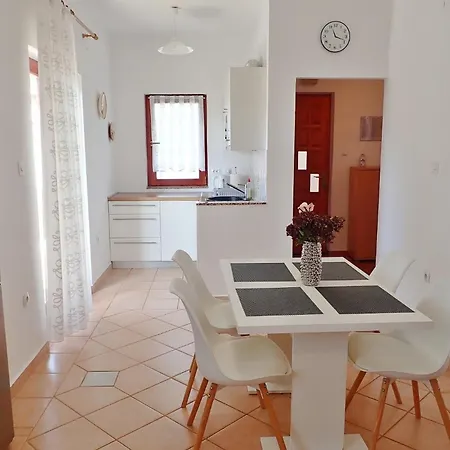 With Parking Space Starigrad, Paklenica - 25526 Apartamento Starigrad Paklenica